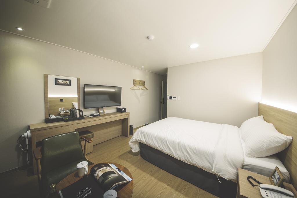 Harbor Hotel Jeju Buitenkant foto