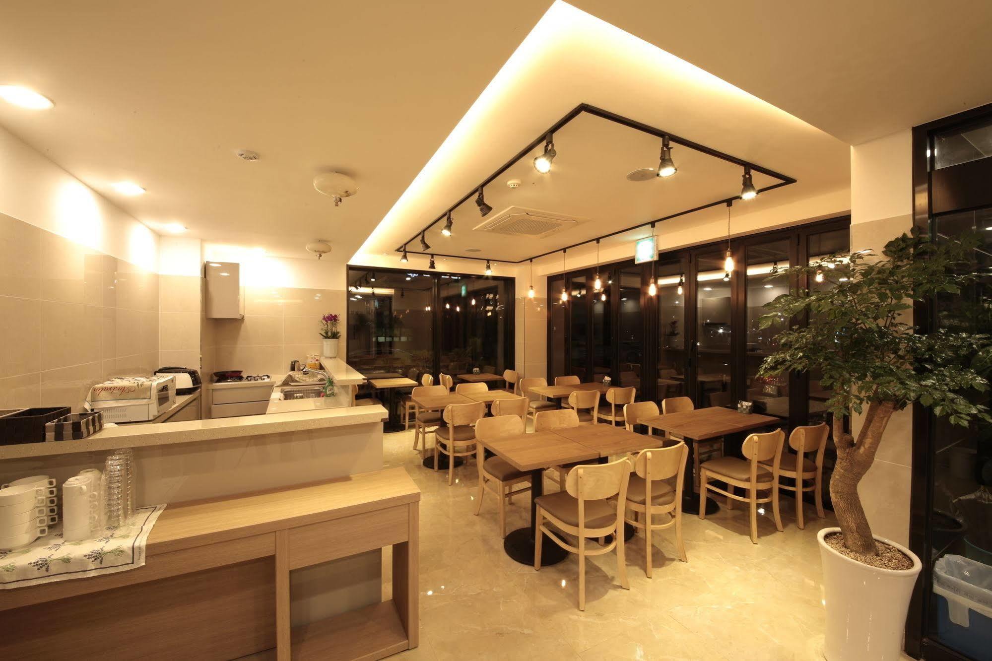 Harbor Hotel Jeju Buitenkant foto